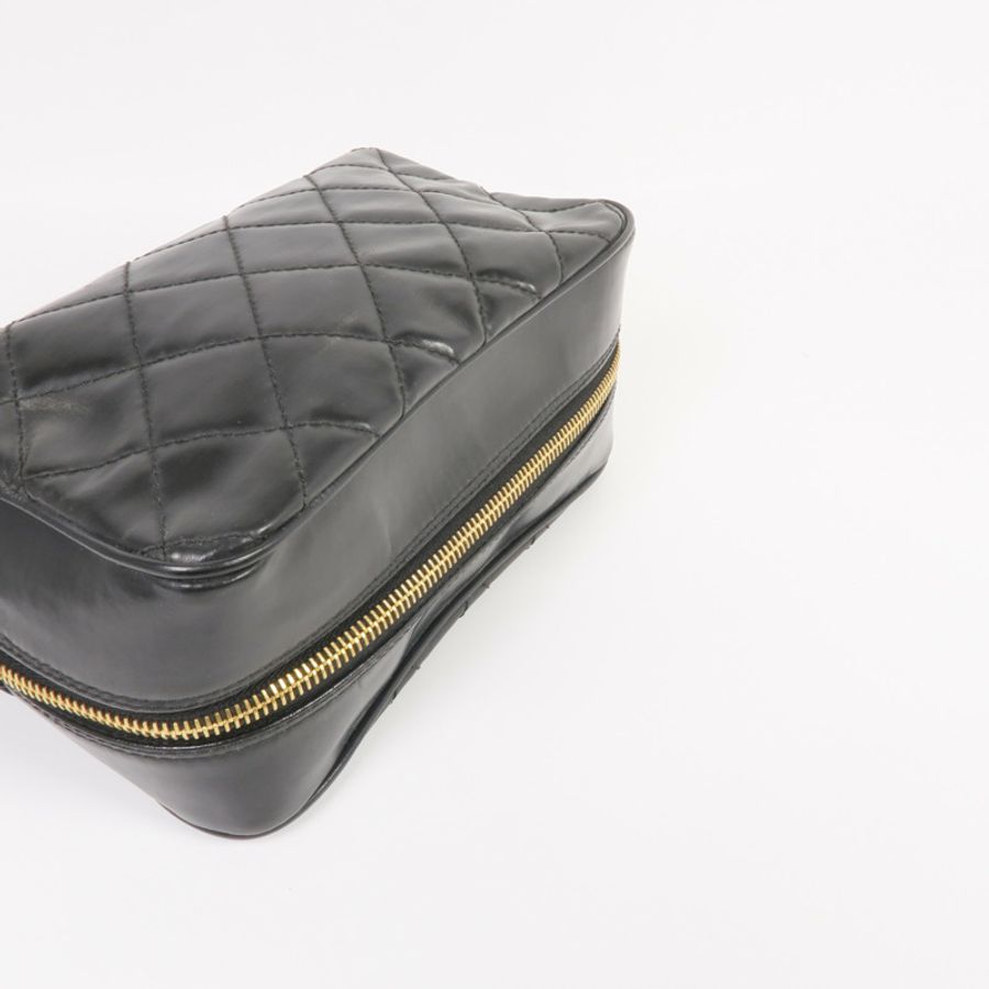 CHANEL 羊皮皮革Pouch金扣手拿包-4