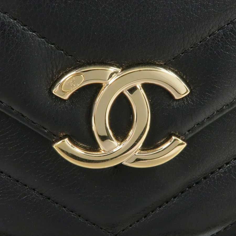 CHANEL 牛皮皮革Chain Shoulder金扣鏈帶肩背袋-9