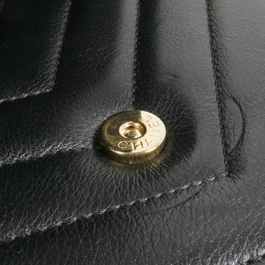 CHANEL 牛皮皮革Chain Shoulder金扣鏈帶肩背袋-11