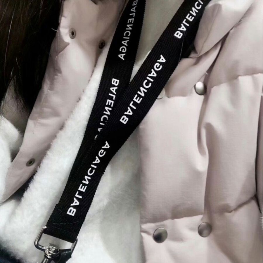 天使熊雜貨小舖~BALENCIAGA 巴黎世家掛繩 (無盒,附防塵袋)Balenciaga 全新現貨可當手機掛繩-4
