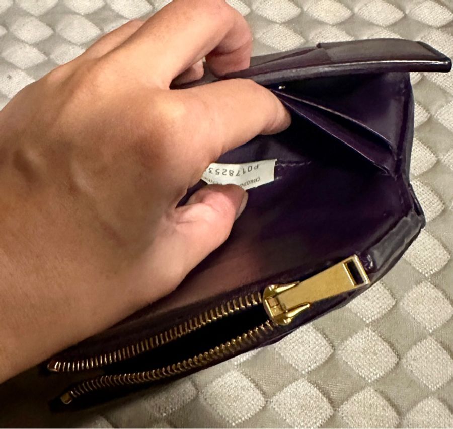 (售出不退貨)二手 BV 三折短夾 Bottega Veneta 紫色盒裝「有圖10使用痕跡有一點染色不介意在下單」不議價不議價謝謝☺️ 長20cm寬10cm厚2cm-19