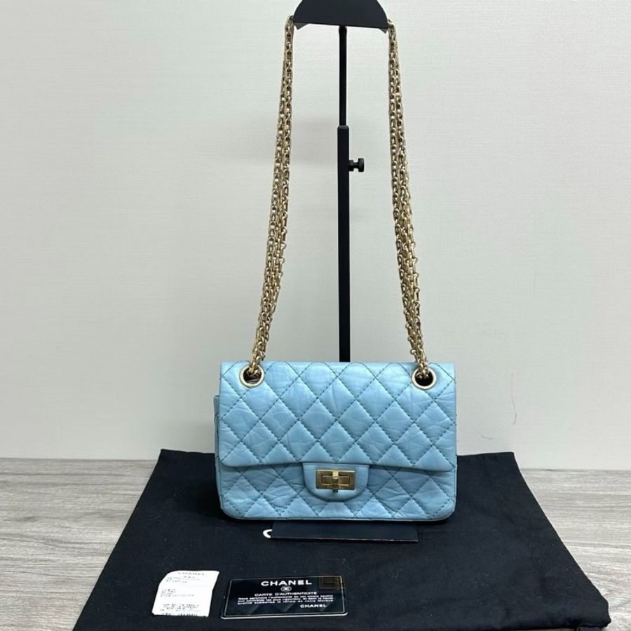 CHANEL藍色金扣2.55大mini斜背包 20*13*6 9新 配件塵袋保卡-0