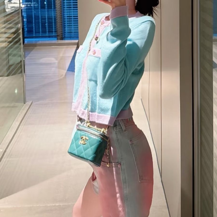 ✨Chanel 23P小牛皮愛心球 小盒子包 晶片款99新💚-2