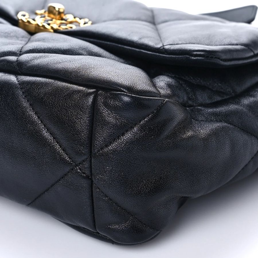 CHANEL 19 黑色口蓋包(亮面小羊皮、金色、銀色與釕色金屬 )-3