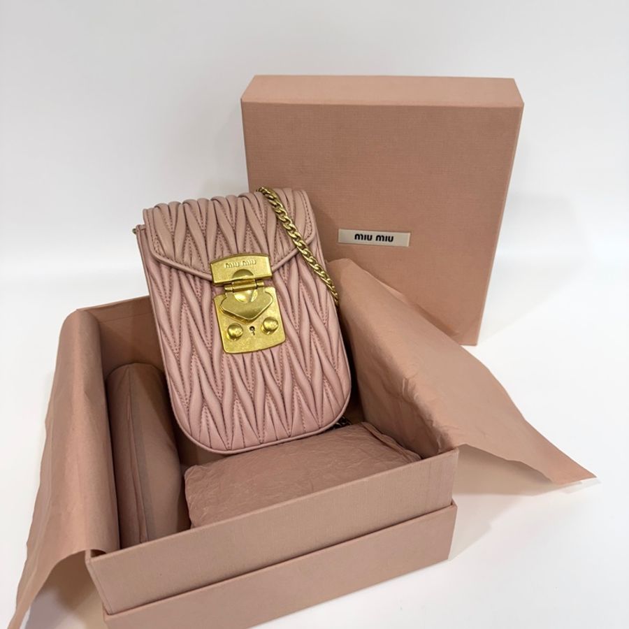 💗miu miu粉色金扣羊皮matelasse mini bag 手機包-2
