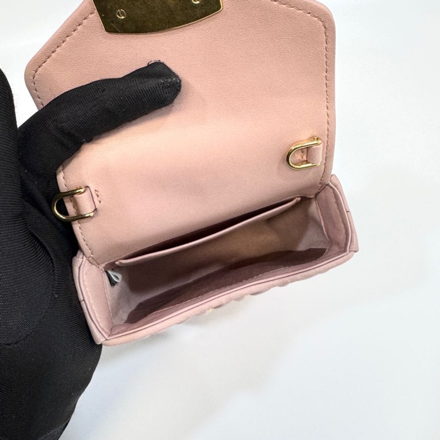 💗miu miu粉色金扣羊皮matelasse mini bag 手機包-8