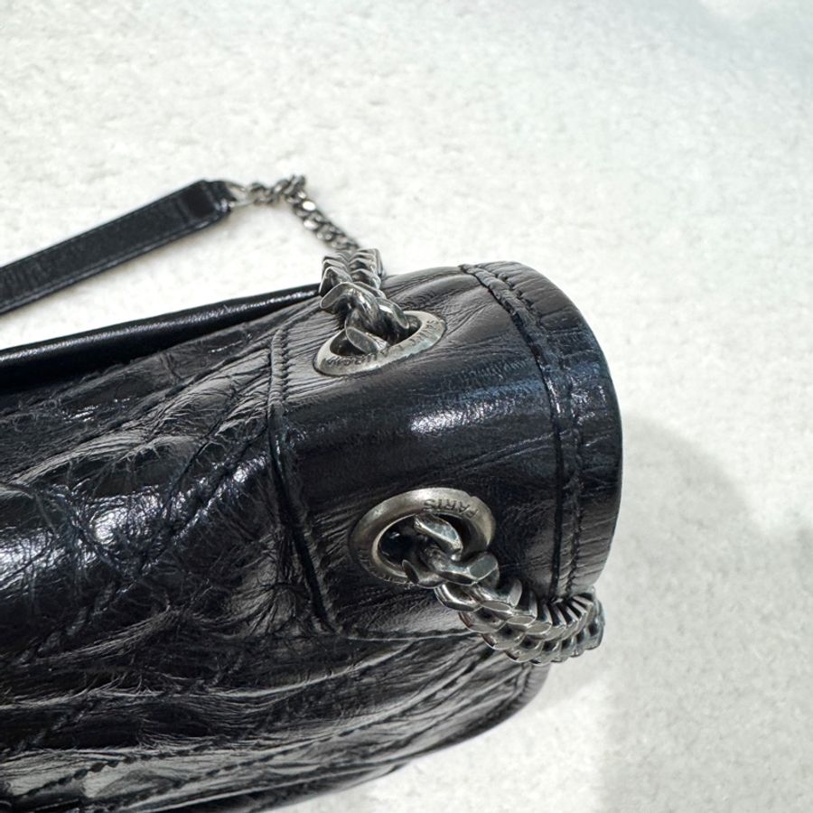 聖羅蘭🖤YSL 黑色黑釦揉製牛皮復古銀鍊NIKI BABY 6331580-21
