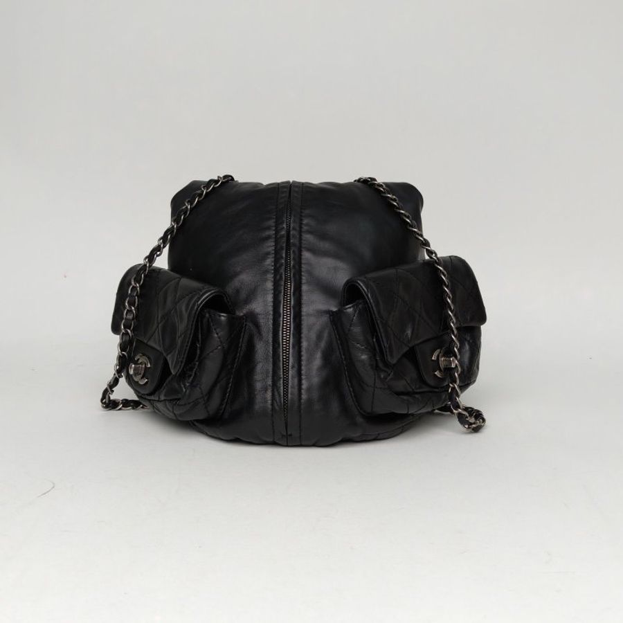 CHANEL 黑色牛皮17開銀扣中古Chanel青蛙雙肩包大號21*34肩背包-0