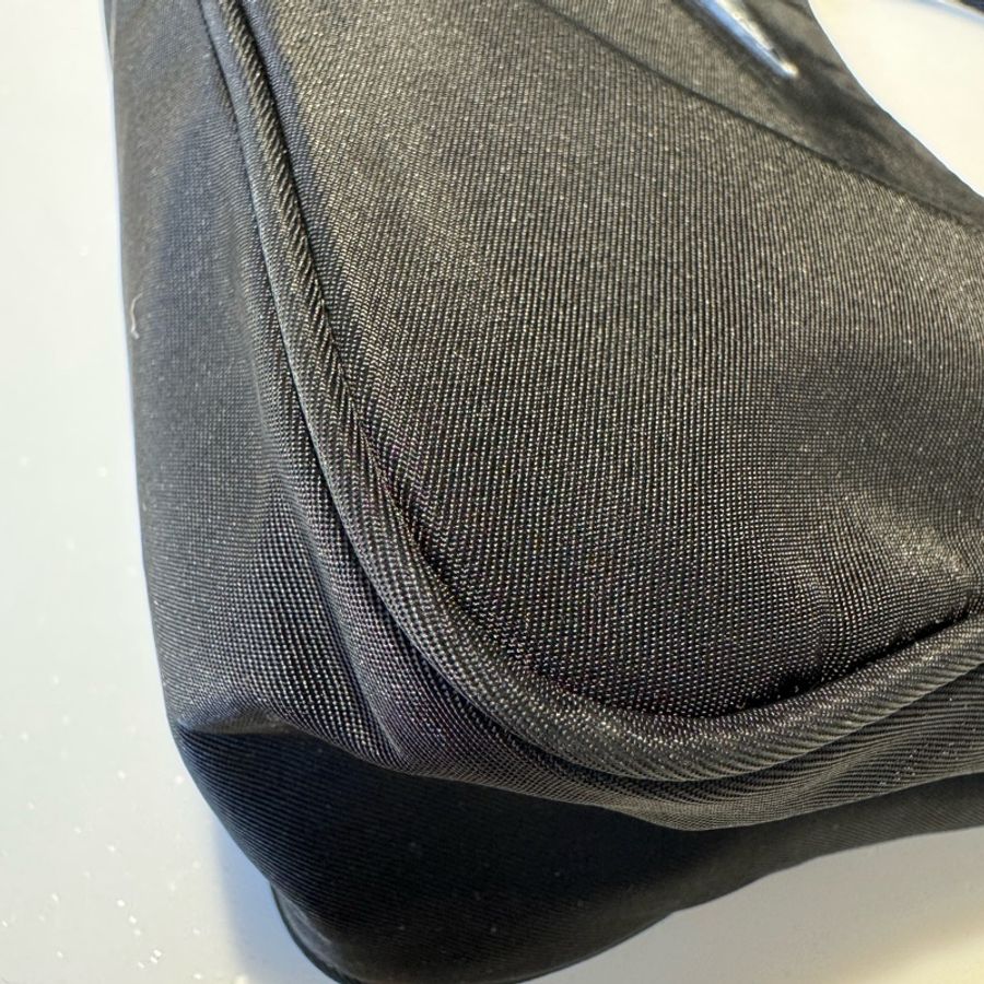 Prada hobo 手提腋下包-8