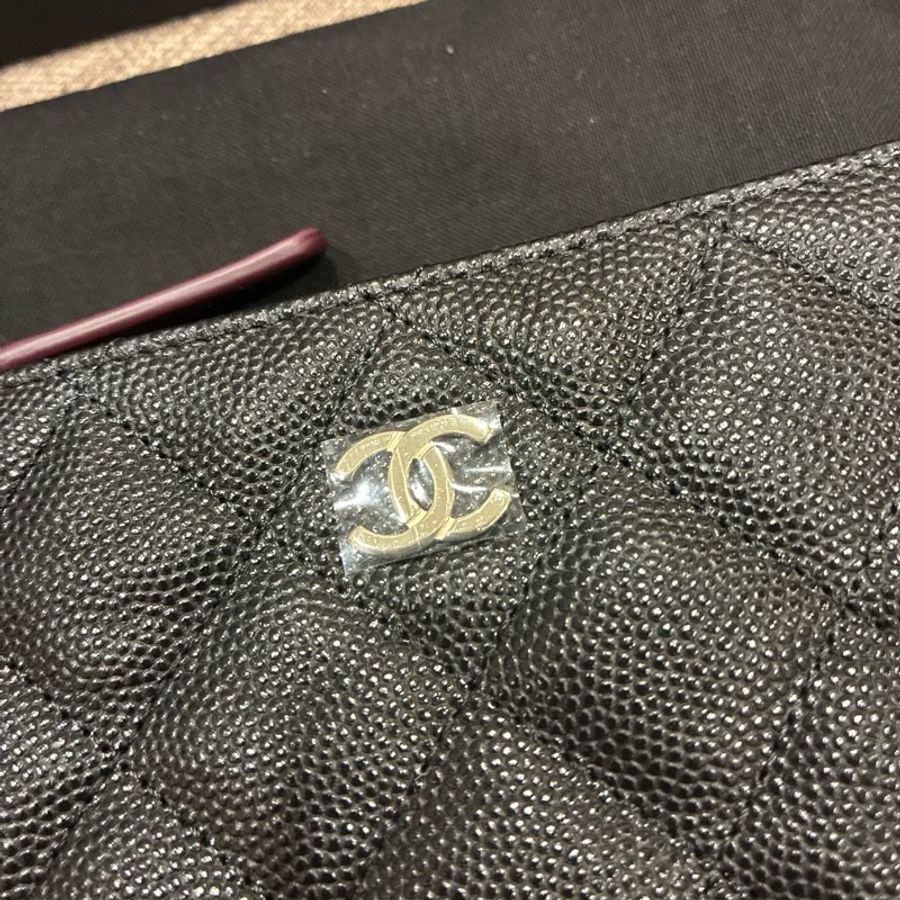 熱騰騰 超好用👍香奈兒Chanel 黑色小皮件 一字拉鍊 零錢包 荔枝片 經典款❤️-9