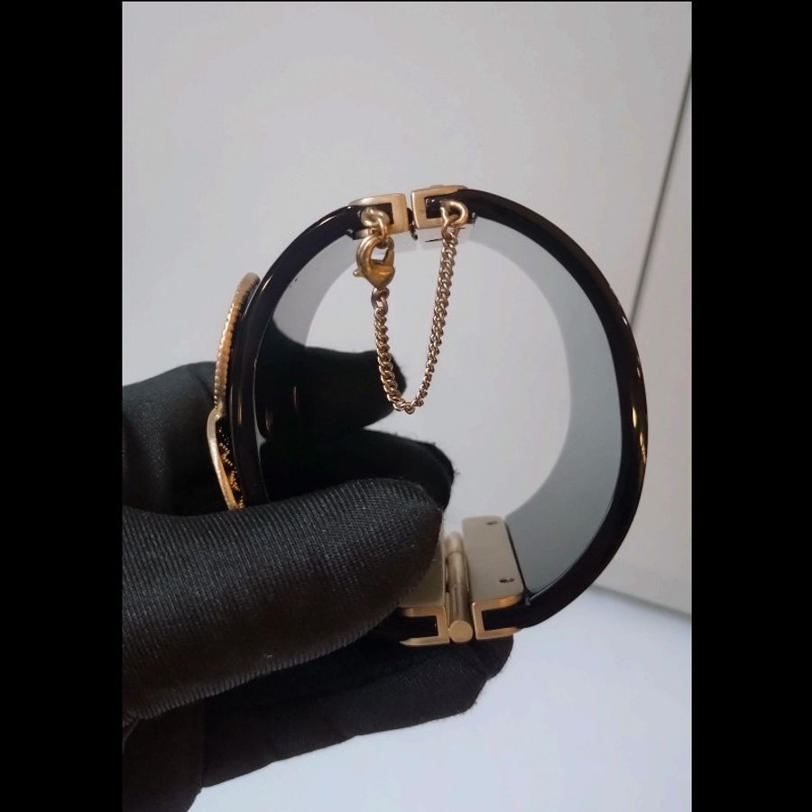 Chanel 黑色樹脂金幣寬版手環-8