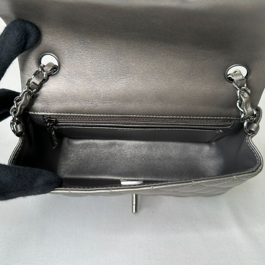 CHANEL CF 20金屬灰鏈帶包-7