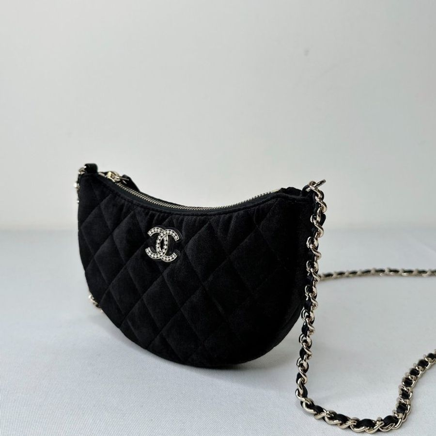 CHANEL 全新VIC絲絨半月鍊條包-3