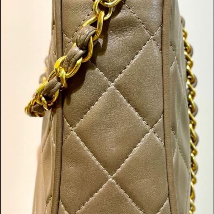 Vintage Chanel camera bag-4