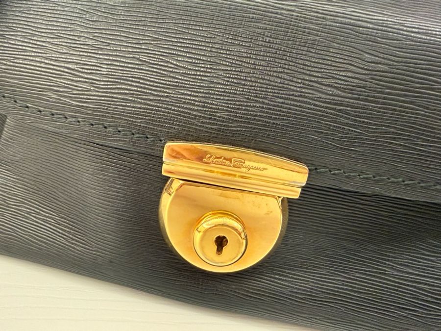 Salvatore Ferragamo 菲拉格慕黑色水波紋肩揹手提兩用包-10