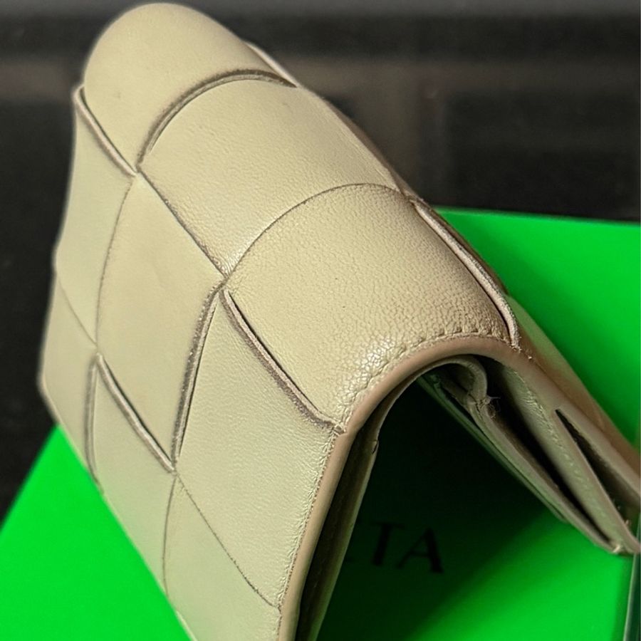 Bottega Veneta BV Cassette 編織中夾 限量色 草綠-13