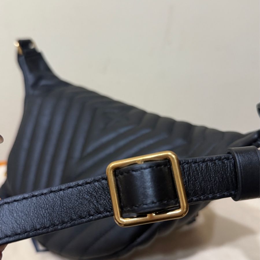 Louis Vuitton LV New Wave 小牛皮 金釦一字拉腰包 全新 M53750-6