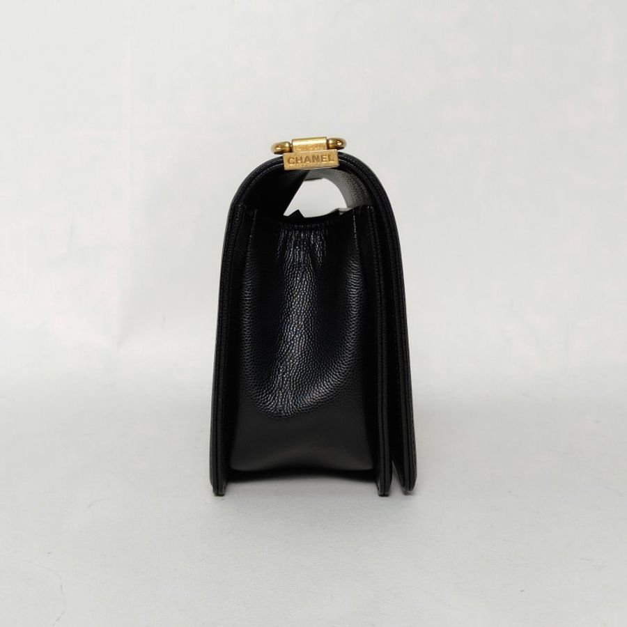 CHANEL Leboy中號25黑色荔枝牛皮29開金扣菱格紋肩背包-1