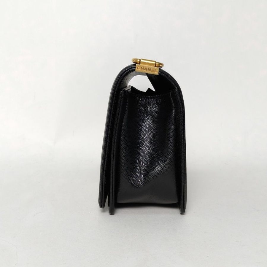 CHANEL Leboy中號25黑色荔枝牛皮29開金扣菱格紋肩背包-3