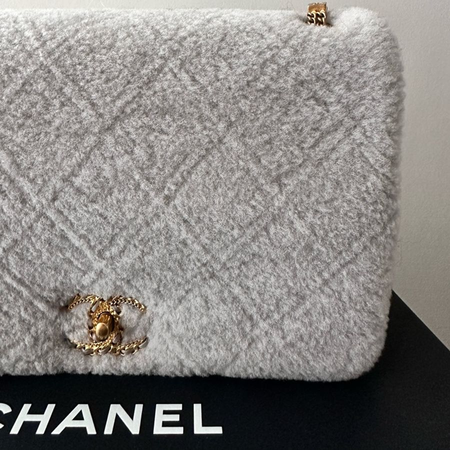 Chanel 小羊皮毛毛 灰色 口蓋包 肩背包 芯片-3