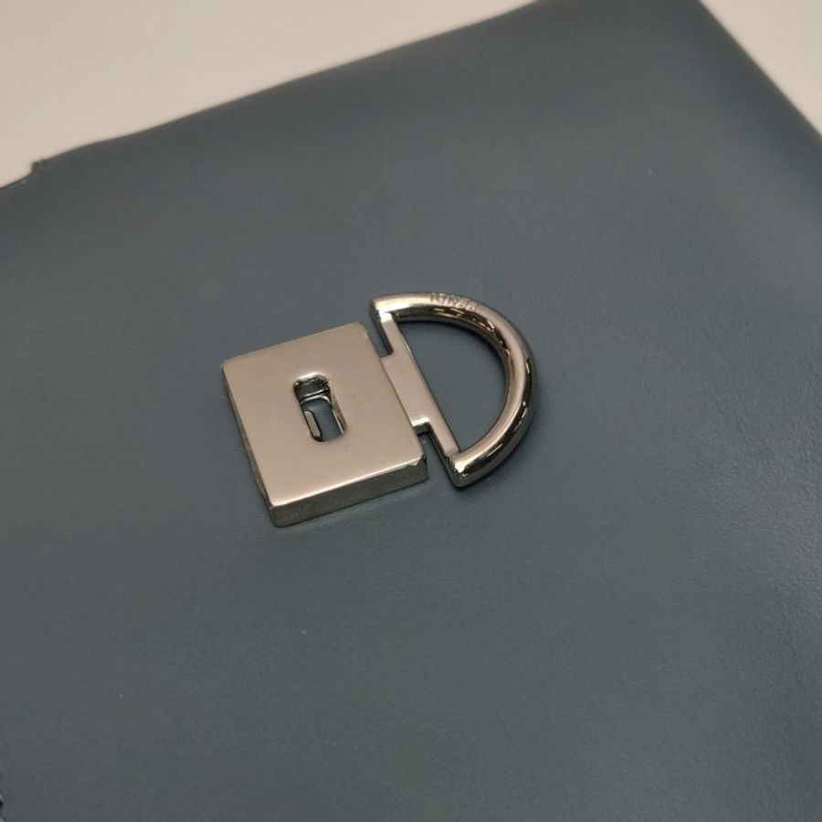 Fendi BackTo School牛皮字母Logo鍍鈀飾釘雙肩包-11