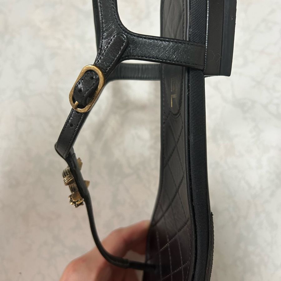 CHANEL 經典款涼鞋38.5尺寸-4