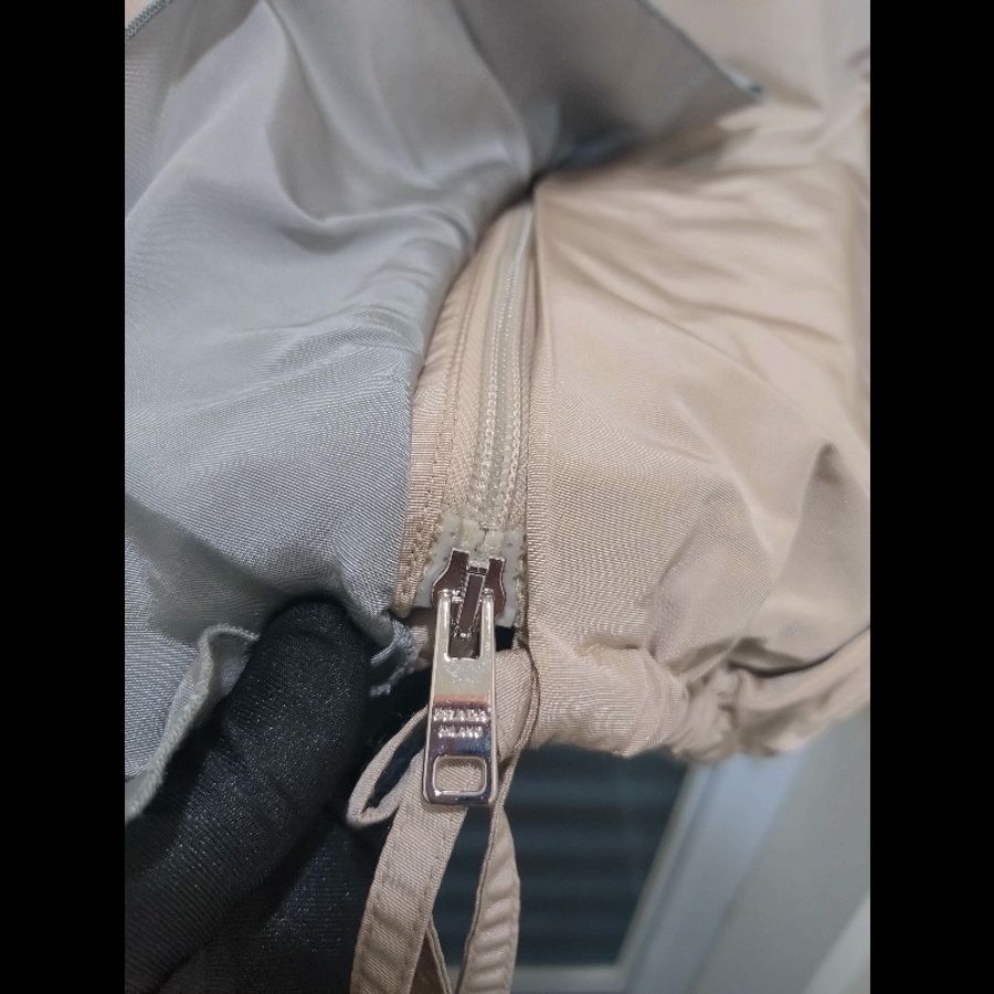 Prada 駝布拉鍊有帽尼龍外套-8
