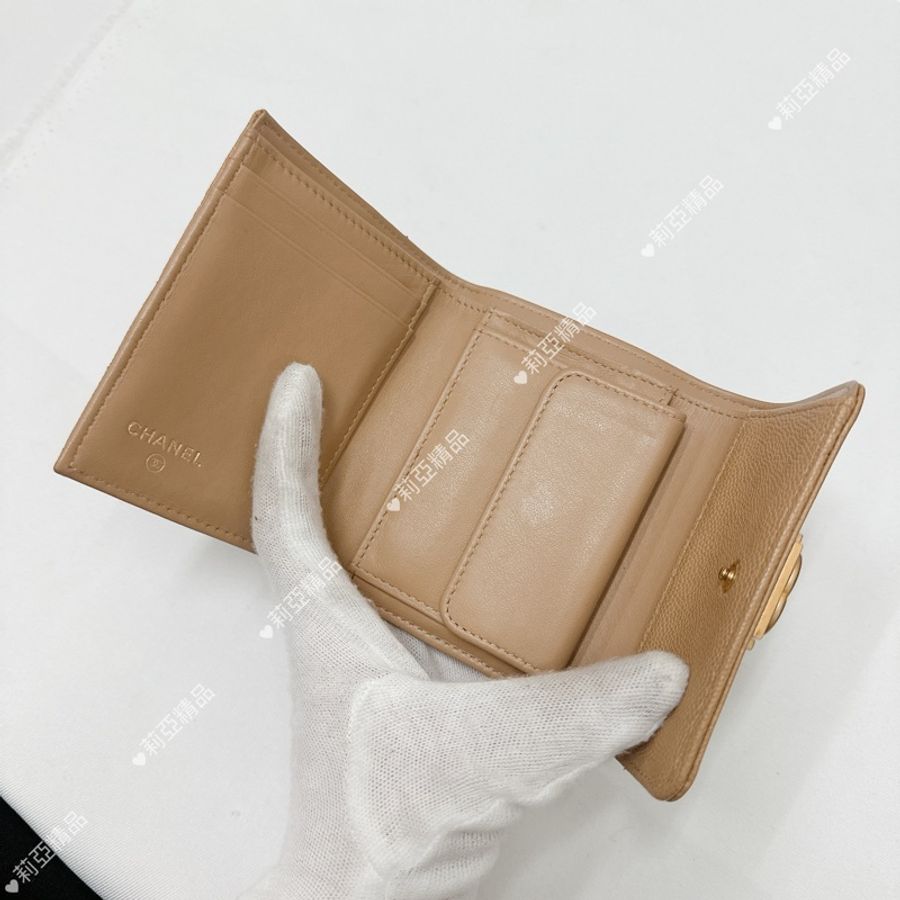莉亞精品♡ Chanel Boy奶茶三折短夾 二手美夾-13