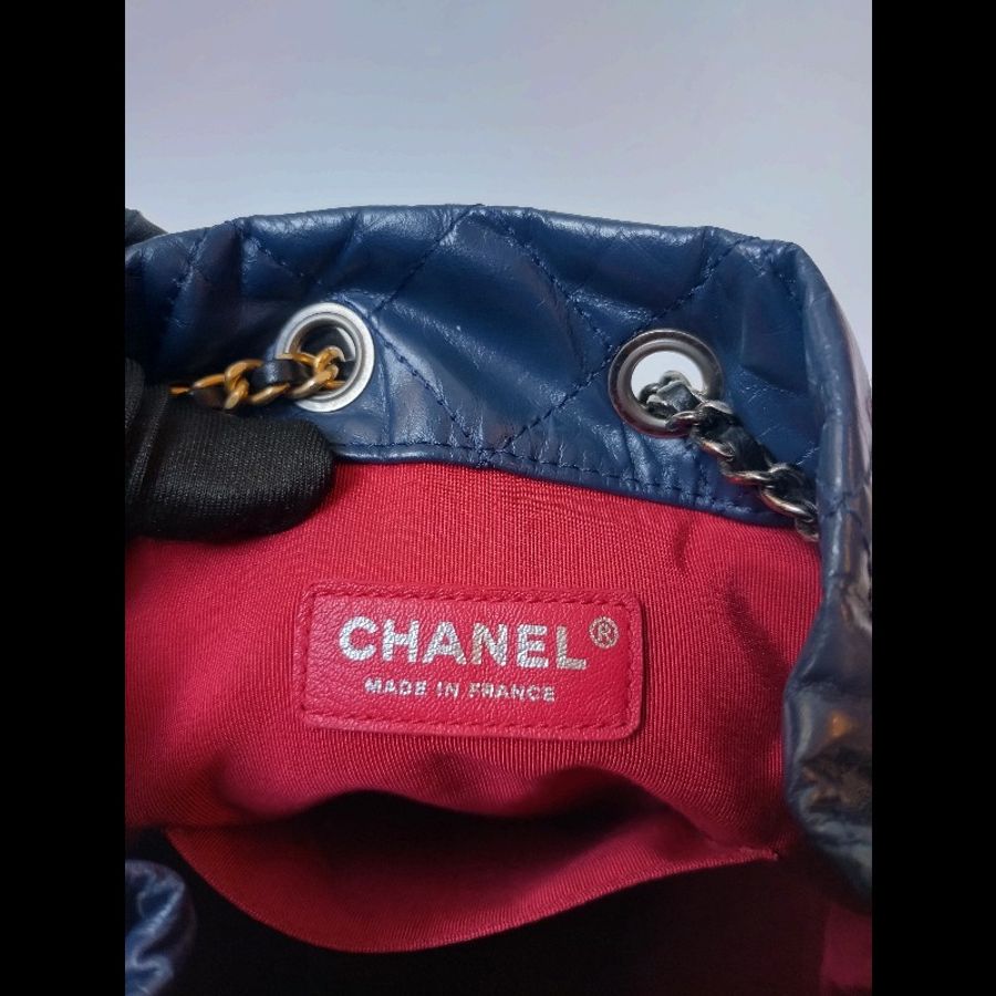 Chanel 深藍拼黑皮革小號流浪後背包 Gabrielle-16