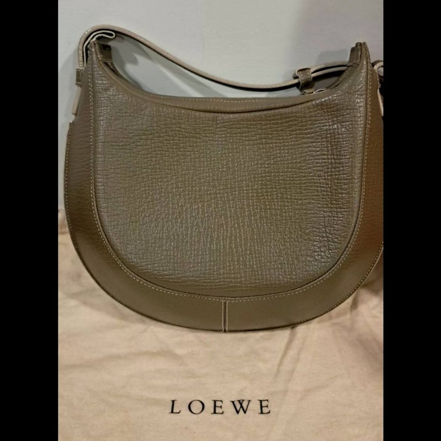 Loewe稀有皮革復古肩背腋下包-7