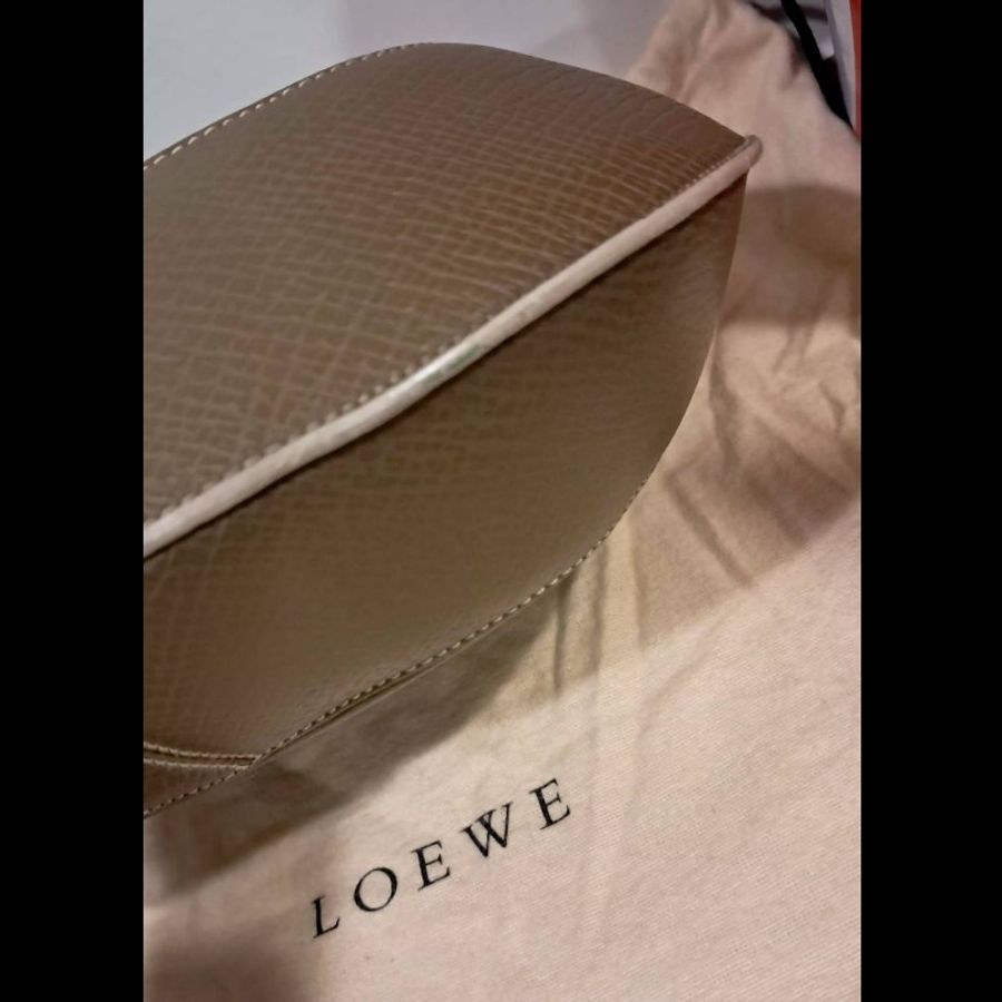 Loewe稀有皮革復古肩背腋下包-8