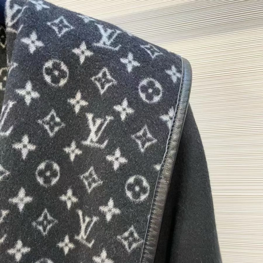Lv大衣全新未穿過大全配尺寸36-7