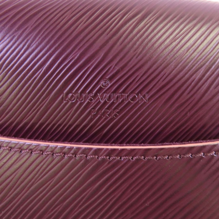 LOUIS VUITTON Epi Saint Cloud金扣肩背袋-5