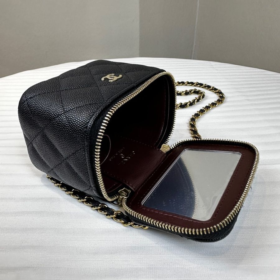 香奈兒/Chanel Small Vanity with Chain 經典小型金扣鍊帶盒子包化妝包斜背包 亮面粒紋小牛皮-7