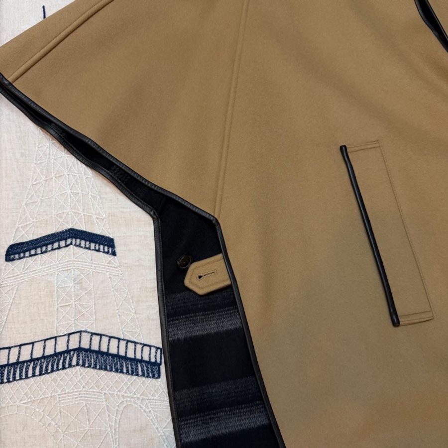BURBERRY英國蜜色羊毛披肩斗篷L-7