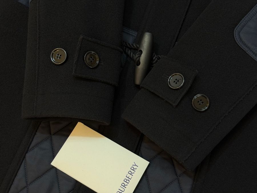 BURBERRY英國黑色菱形功能性牛角扣大衣UK8-3
