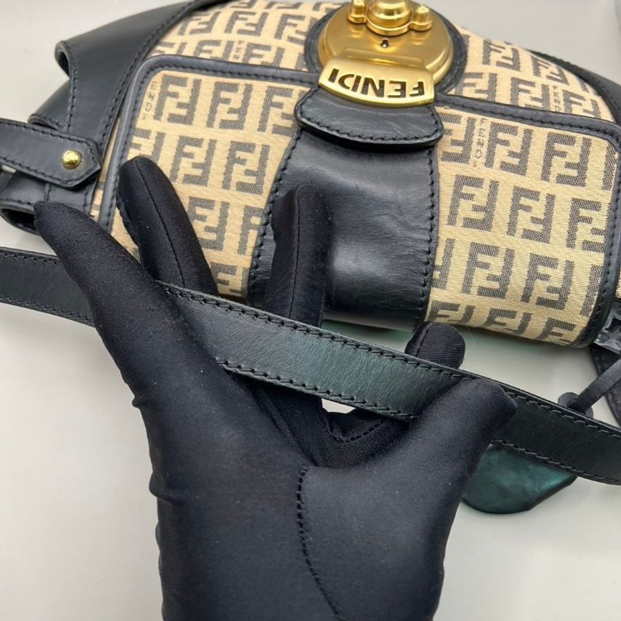 🏷Fendi 飛碟包-11