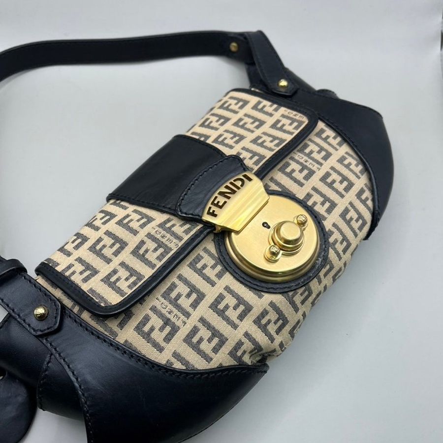 🏷Fendi 飛碟包-14