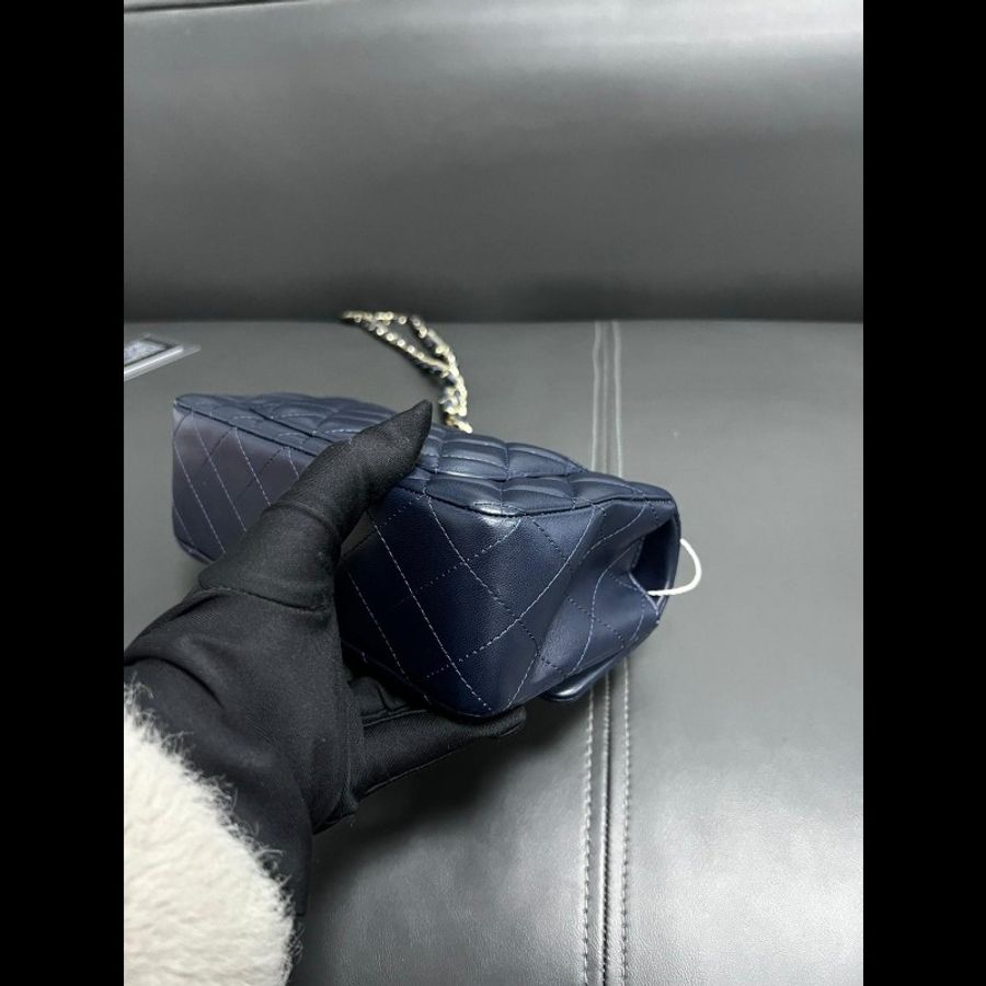 Chanel classic flap mini
深蓝色 淡金扣 CF大mini鏈條包-8