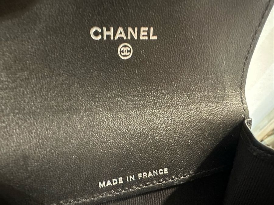 Chanel 黑羊皮黑釦下蓋卡包AP0214-7