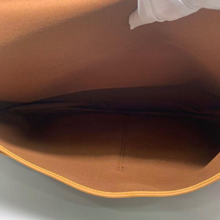 二手Lv狩獵手提包,Louis vuttion hunting bag,吊牌有R標記字母,配皮正常使用痕跡變色-4