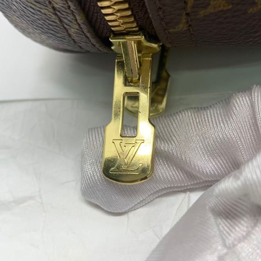 二手Lv狩獵手提包,Louis vuttion hunting bag,吊牌有R標記字母,配皮正常使用痕跡變色-21