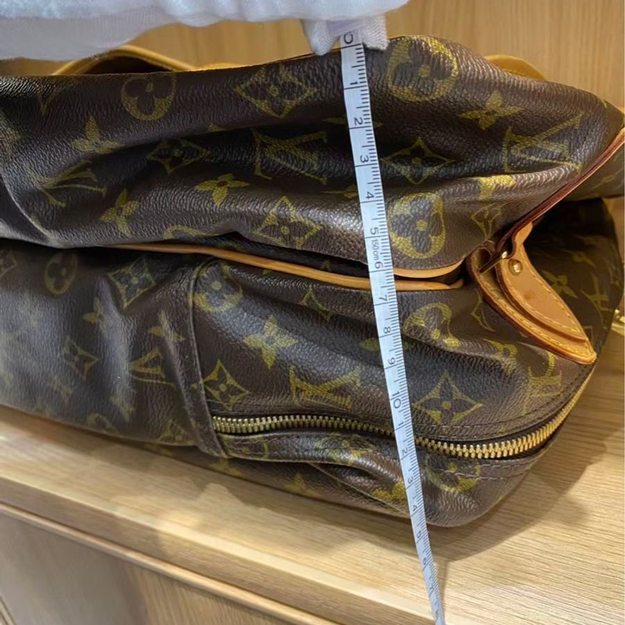 二手Lv狩獵手提包,Louis vuttion hunting bag,吊牌有R標記字母,配皮正常使用痕跡變色-24