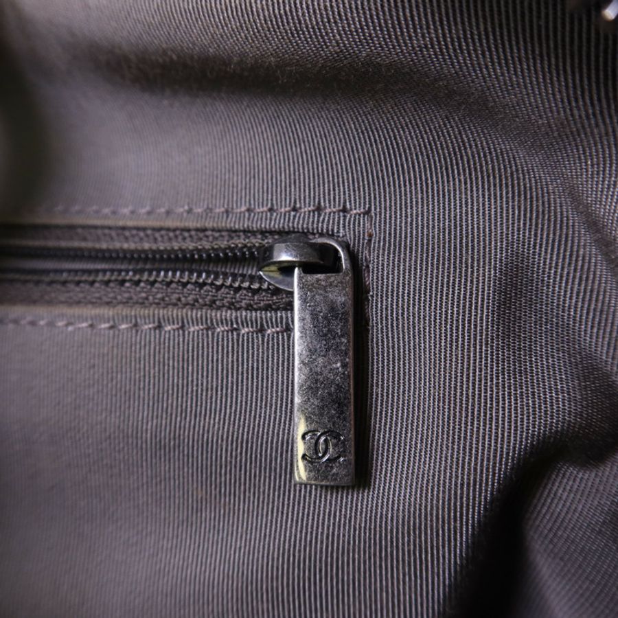 CHANEL 牛皮皮革Chain Shoulder銀扣鏈帶肩背袋-9