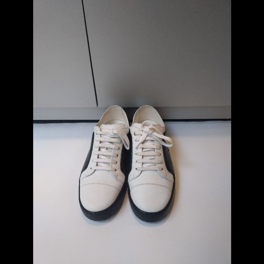 Chanel 黑白皮革綁帶休閒鞋-1