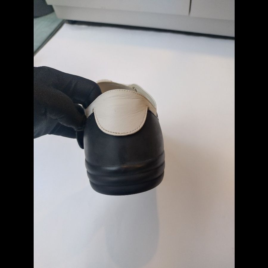 Chanel 黑白皮革綁帶休閒鞋-8