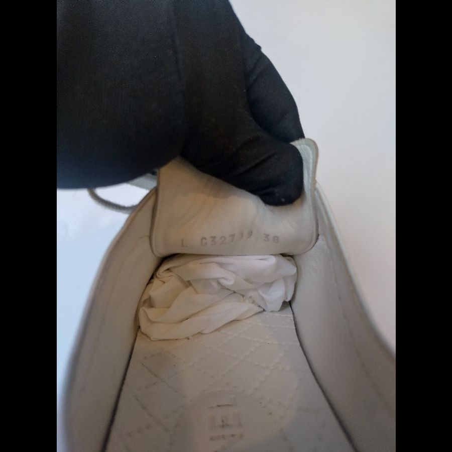 Chanel 黑白皮革綁帶休閒鞋-10