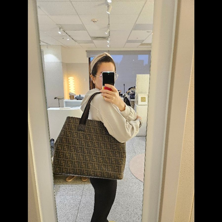 FENDI 咖啡色老花帆布托特包|大容量|肩背款 可放電腦-1