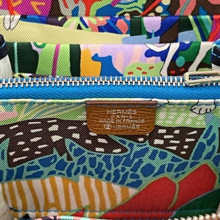 東區正精品㊣HERMES SILK IN Epsom 全新愛馬仕金棕色焦糖色全皮內藍綠色小狗法鬥絲巾短夾 W刻 RZ6110-5