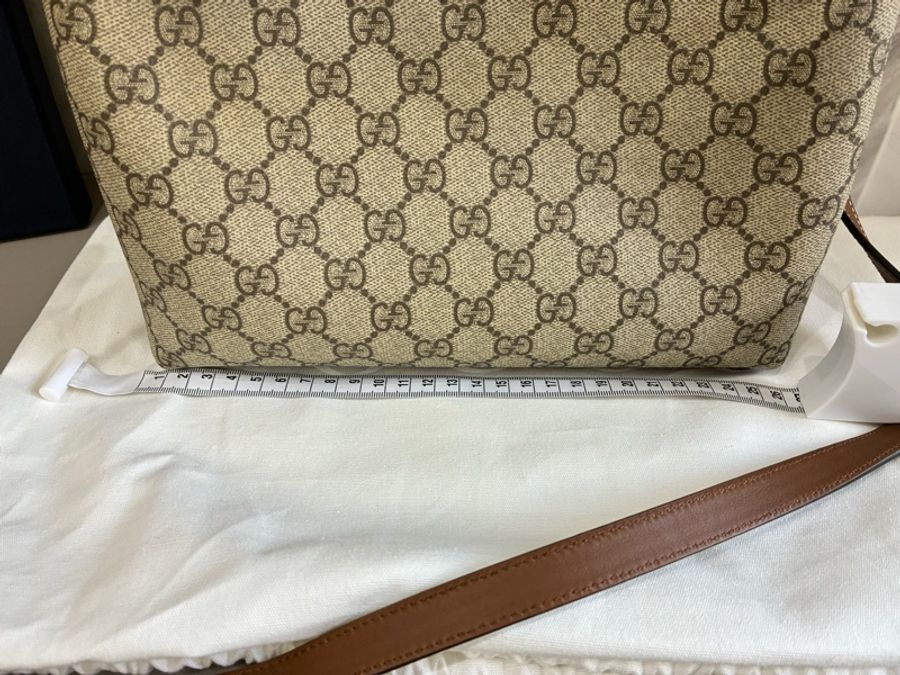 Gucci GG Emblem系列水桶包-1